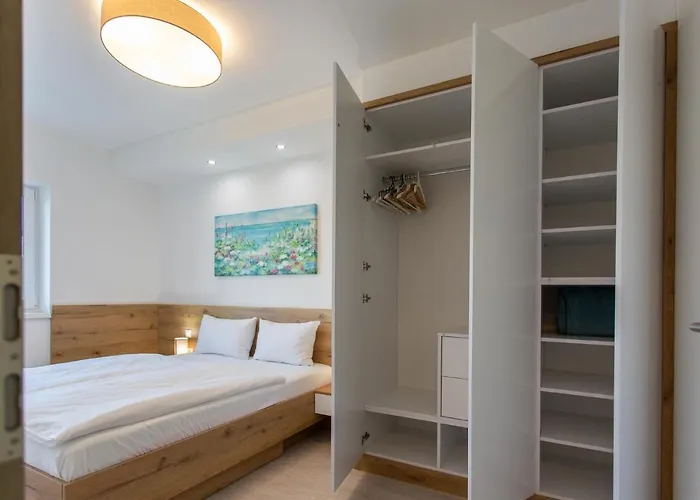 Admiral Luxury Iii By Bltn *