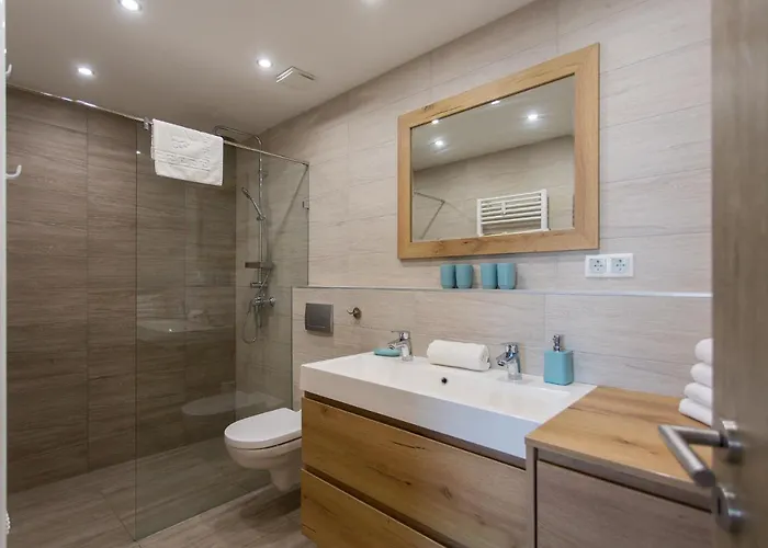 Admiral Luxury Iii By Bltn * Siófok