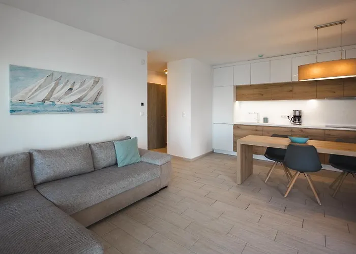 Admiral Luxury Iii By Bltn * שיופוק