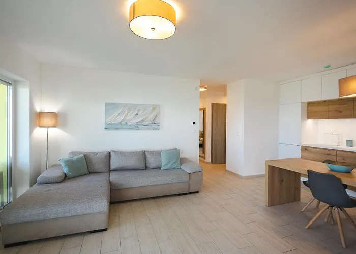 Admiral Luxury Iii By Bltn