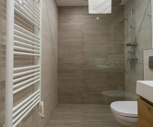 Admiral Luxury Iii By Bltn *