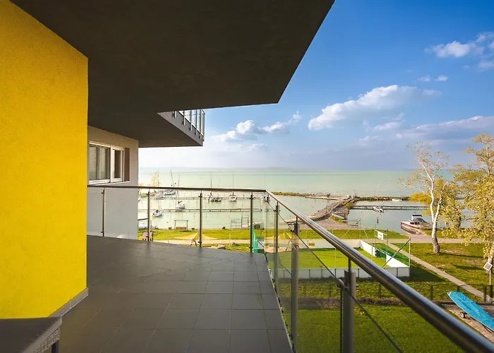 Admiral Luxury Iii By Bltn * Siófok