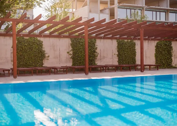 Admiral Luxury Iii By Bltn שיופוק